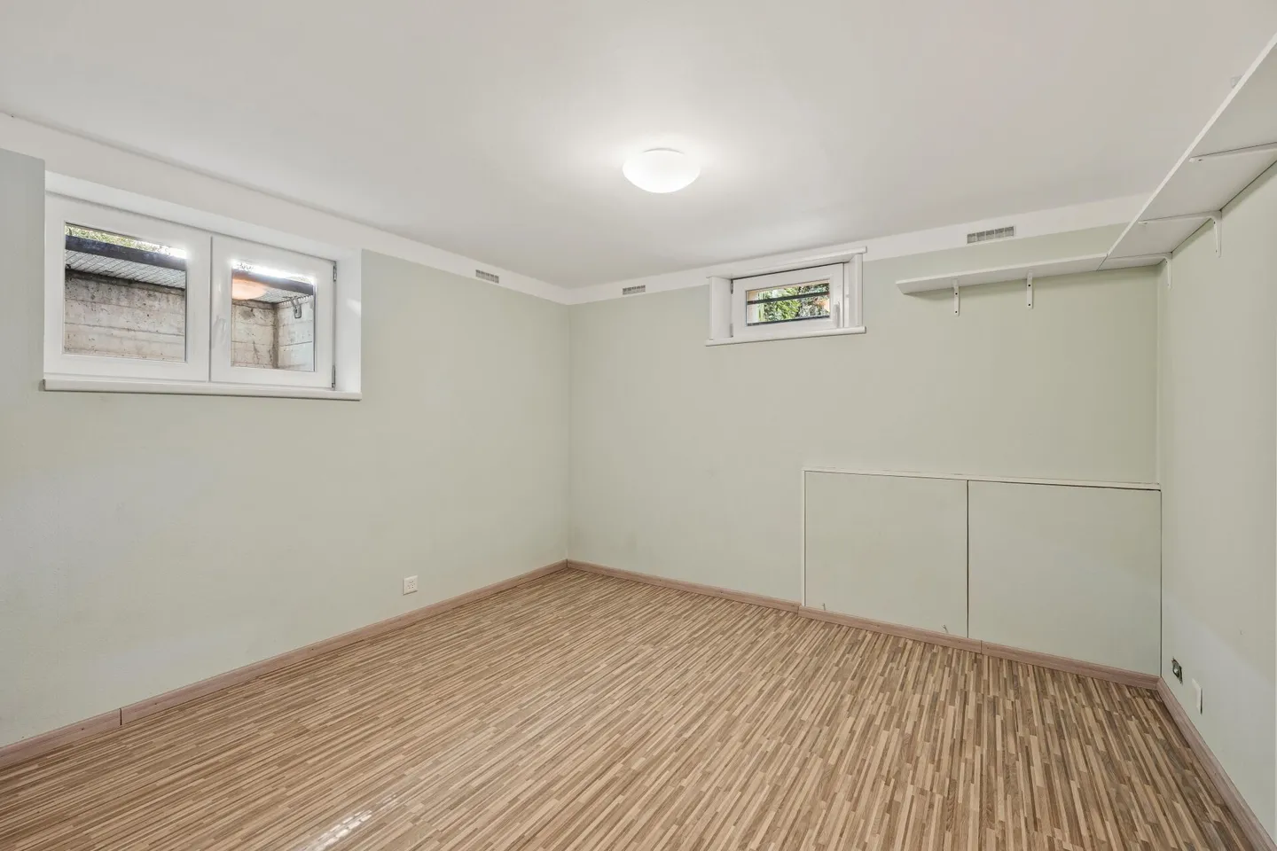 6-Zimmer Einfamilienhaus in unmittelbarer nähe zur ISB sucht Familie - Foto 14 von 18