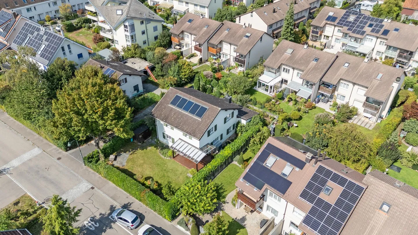6-Zimmer Einfamilienhaus in unmittelbarer nähe zur ISB sucht Familie - Foto 16 von 18