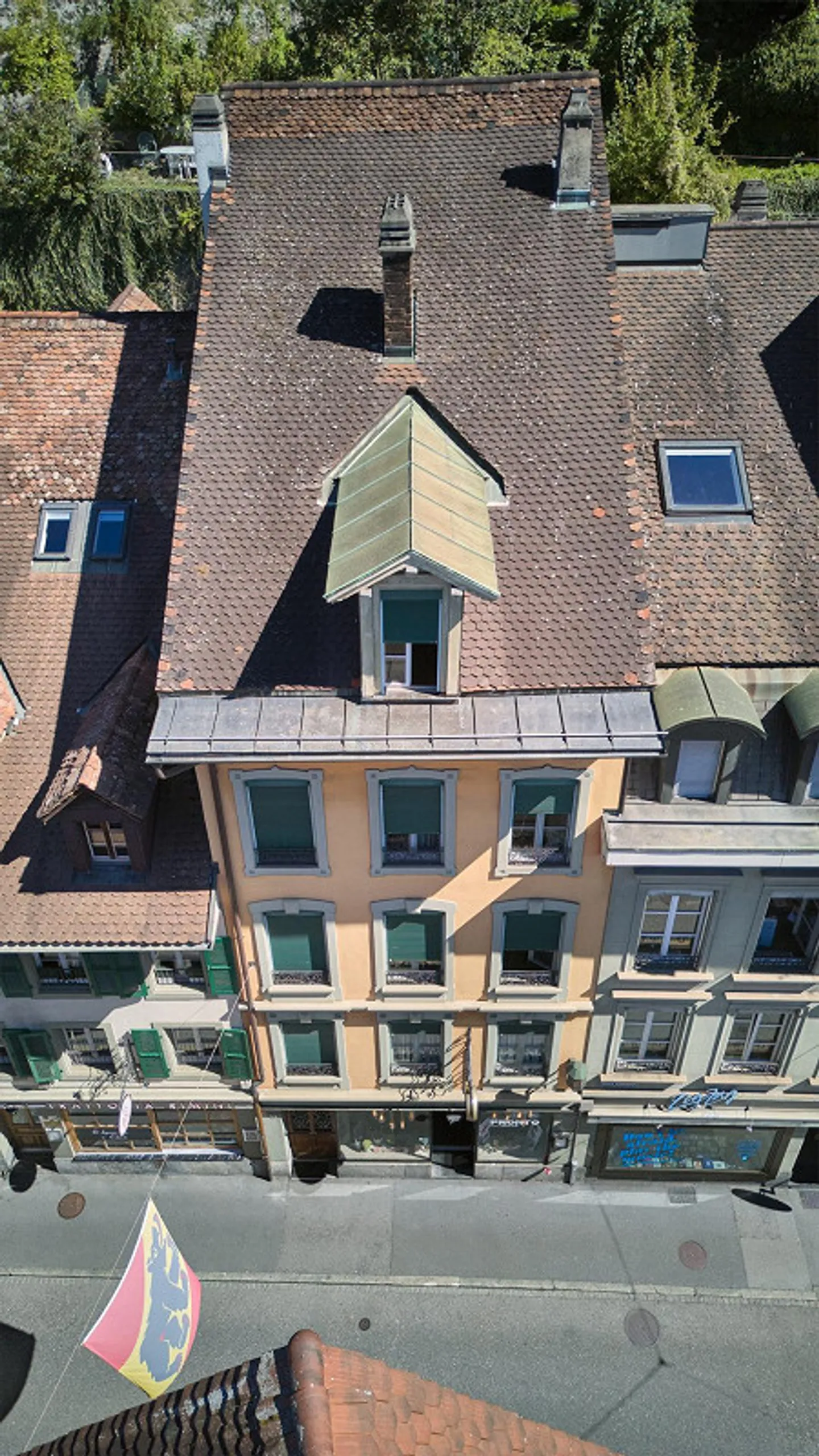 Historische Liegenschaft am Fusse des Schloss Thun - Foto 3 von 10