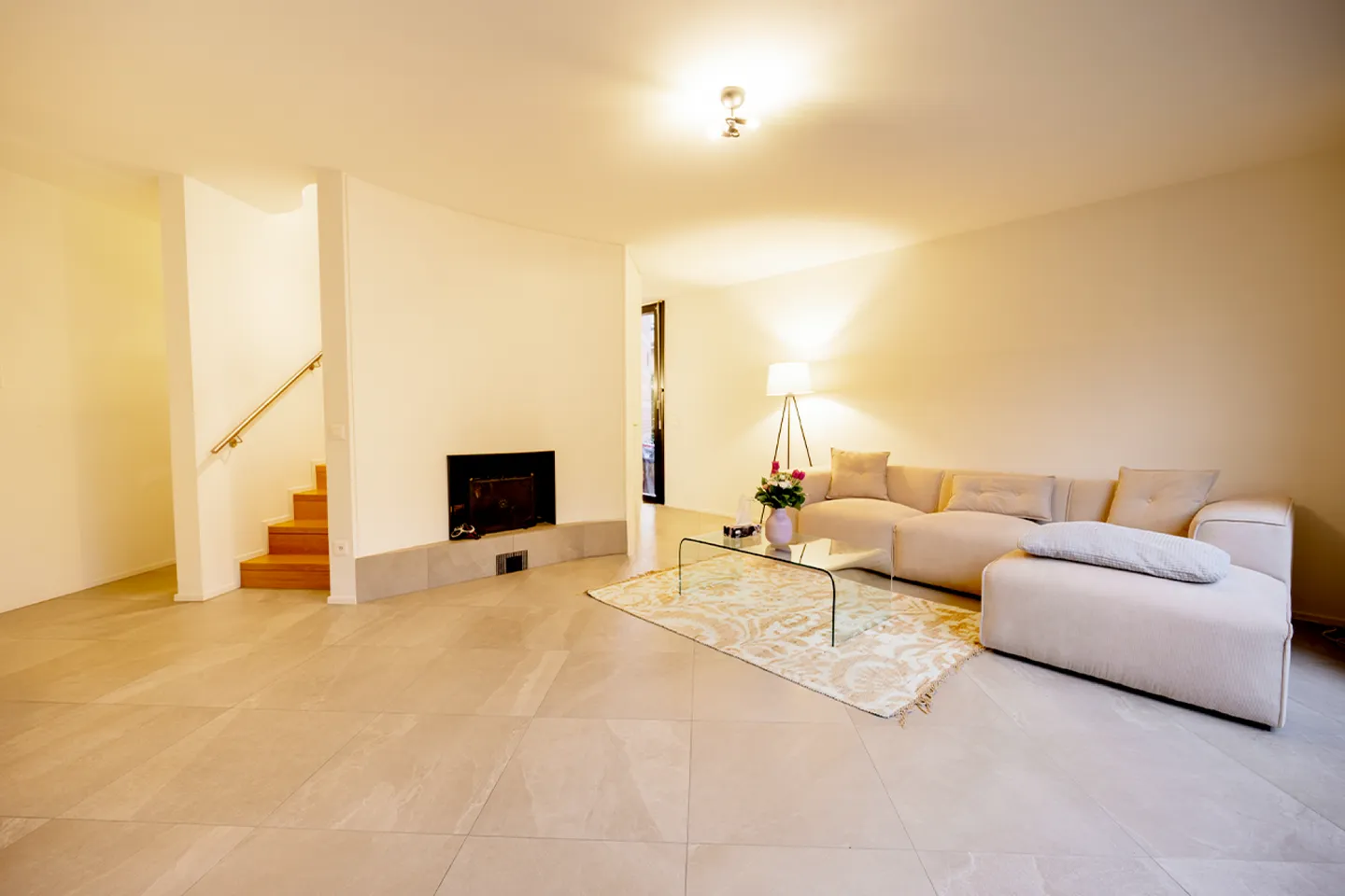 Stunning duplex flat with private garden - Foto 2 di 11
