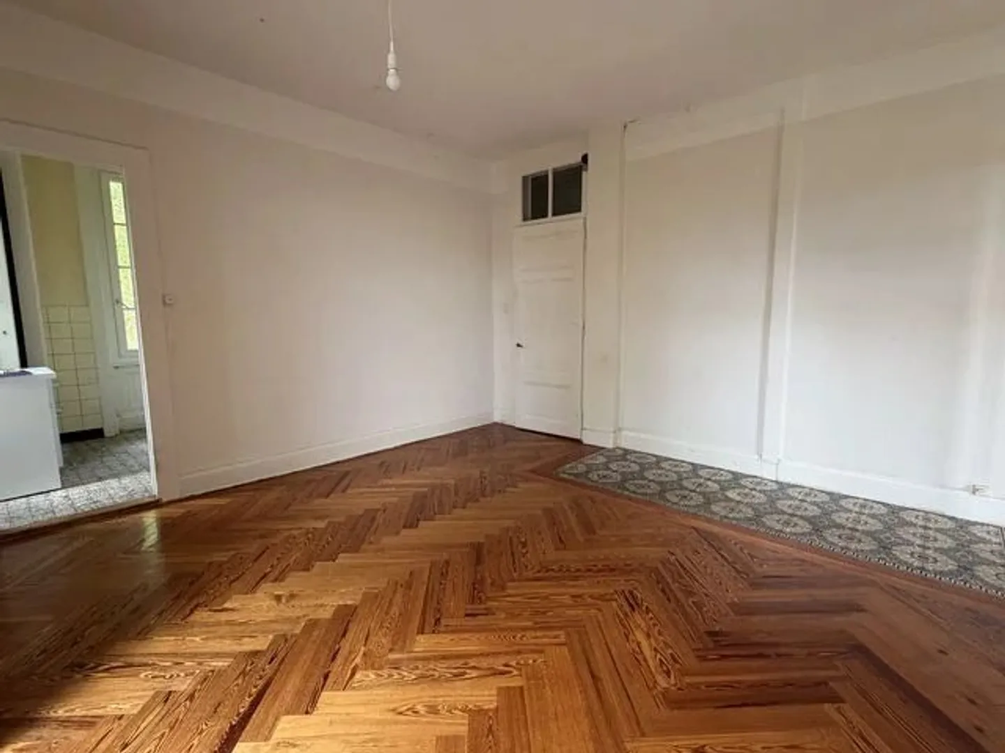 Charming 2-room apartment on the 3rd floor - Photo 3 of 7