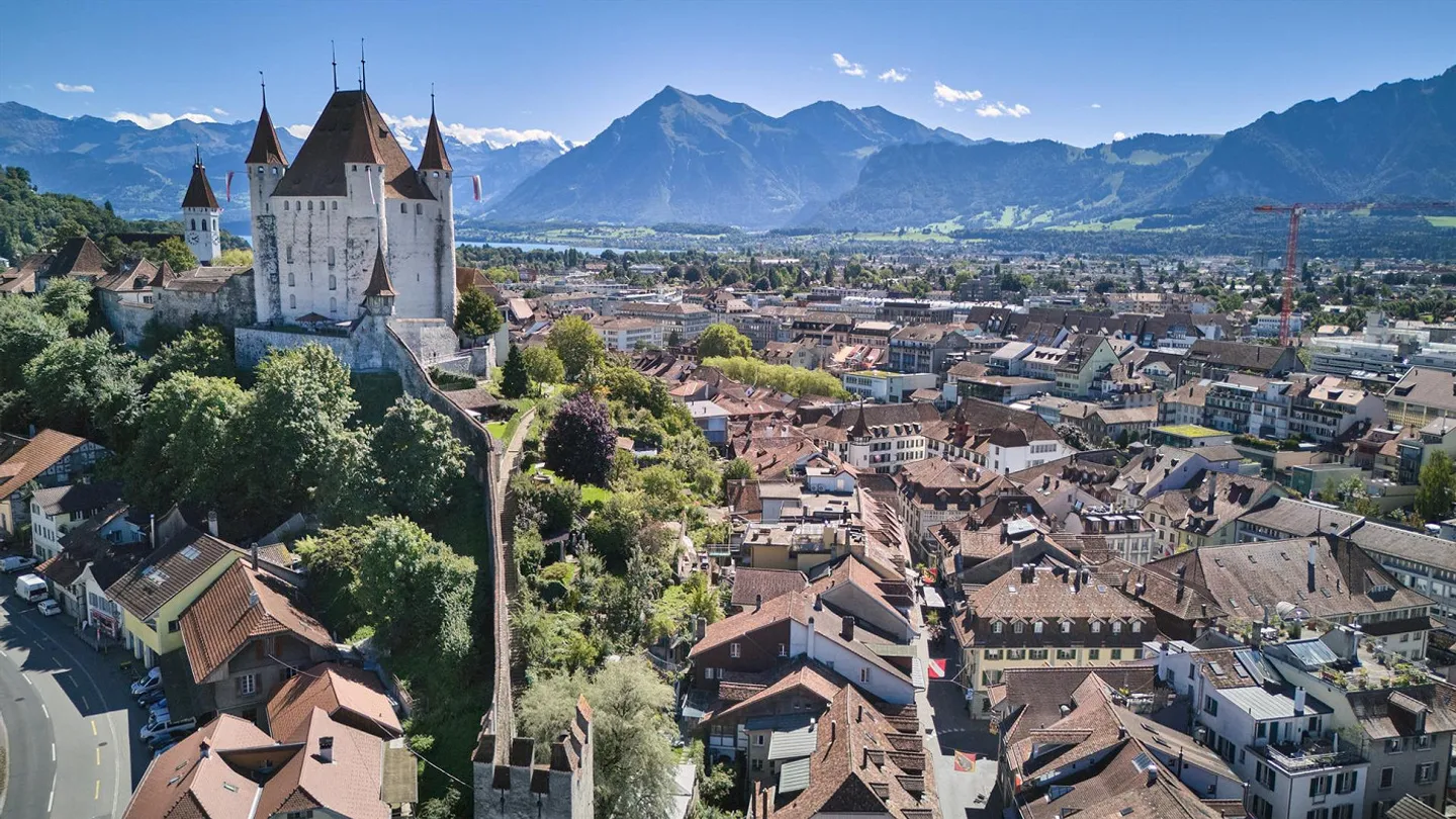 Historische Liegenschaft am Fusse des Schloss Thun - Foto 9 von 10