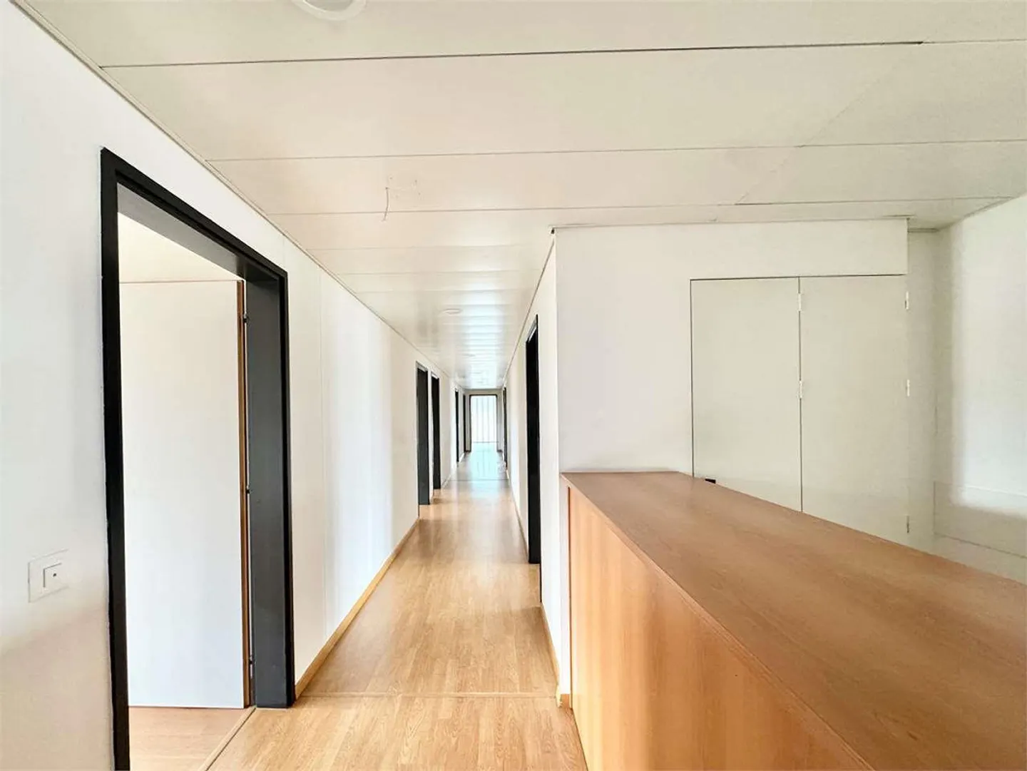 Bright and spacious central office in Lugano with the possibility of division - Photo 4 of 5