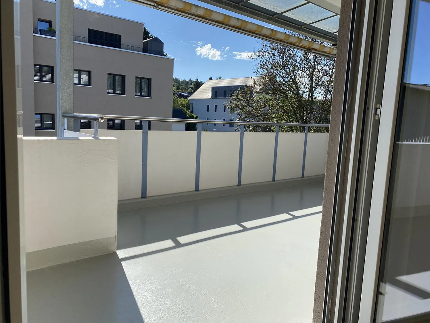 Helle 3.5-Zi-Wohnung mit grossem Balkon – zentral & ruhig! - Foto 3 von 23