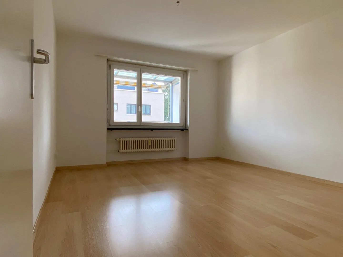 Helle 3.5-Zi-Wohnung mit grossem Balkon – zentral & ruhig! - Foto 10 von 23