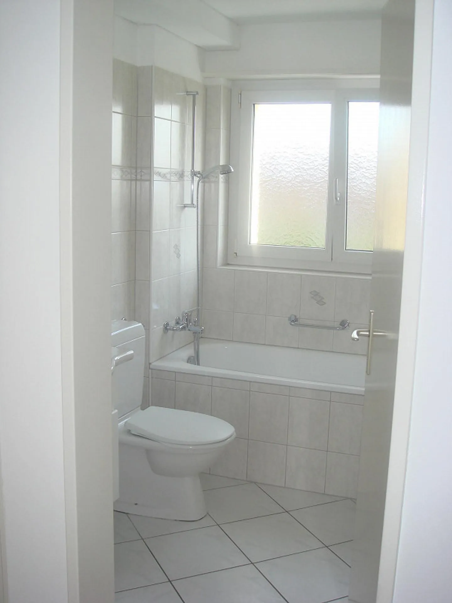 Helle 3.5-Zi-Wohnung mit grossem Balkon – zentral & ruhig! - Foto 13 von 23