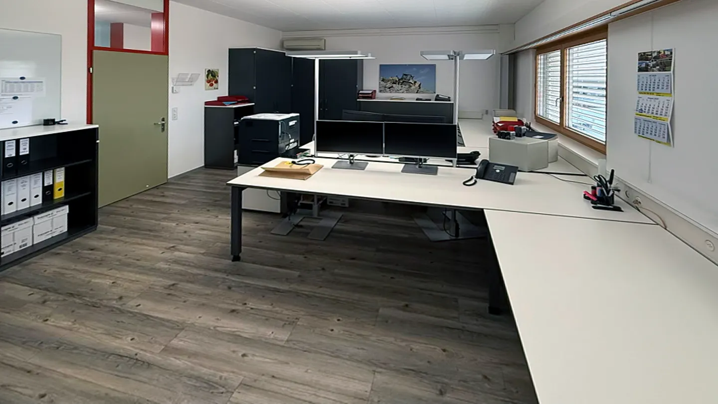 Office space for rent with an area of 45m2 - Photo 2 of 9
