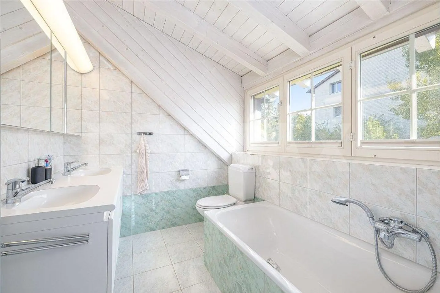Casa unifamiliare indipendente con vista panoramica, veranda e atmosfera accogliente - Foto 7 di 13