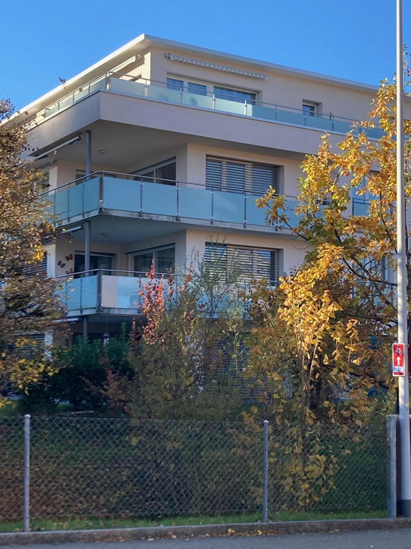 Appartamento luminoso e moderno di 4 1/2 (3 1/2) stanze con parcheggio sotterraneo in vendita - Foto 14 di 15