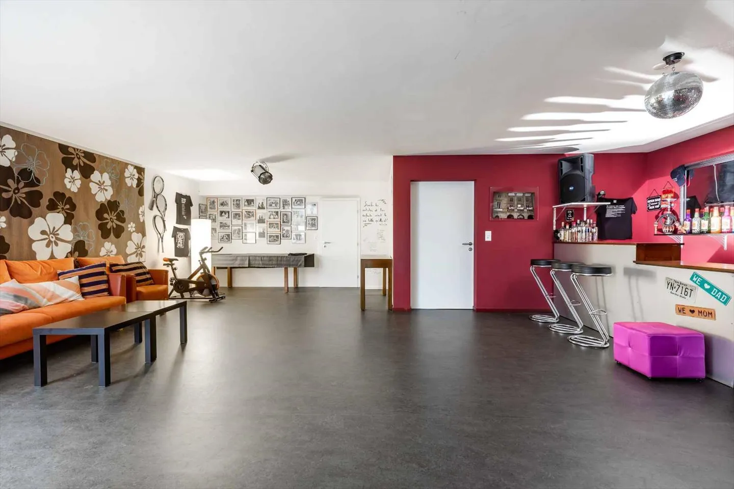 Magnifica villa contemporanea con vista sul lago di Neuchâtel e sulle Alpi - Foto 11 di 13