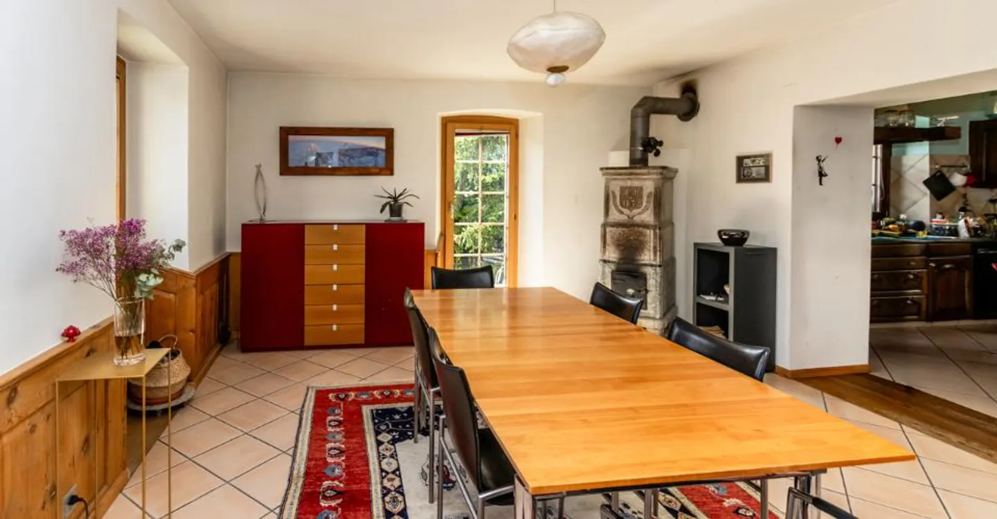 FOR SALE HOUSE WITH CHARACTER 5.5 ROOMS IN CHAMOSON - Photo 3 of 12