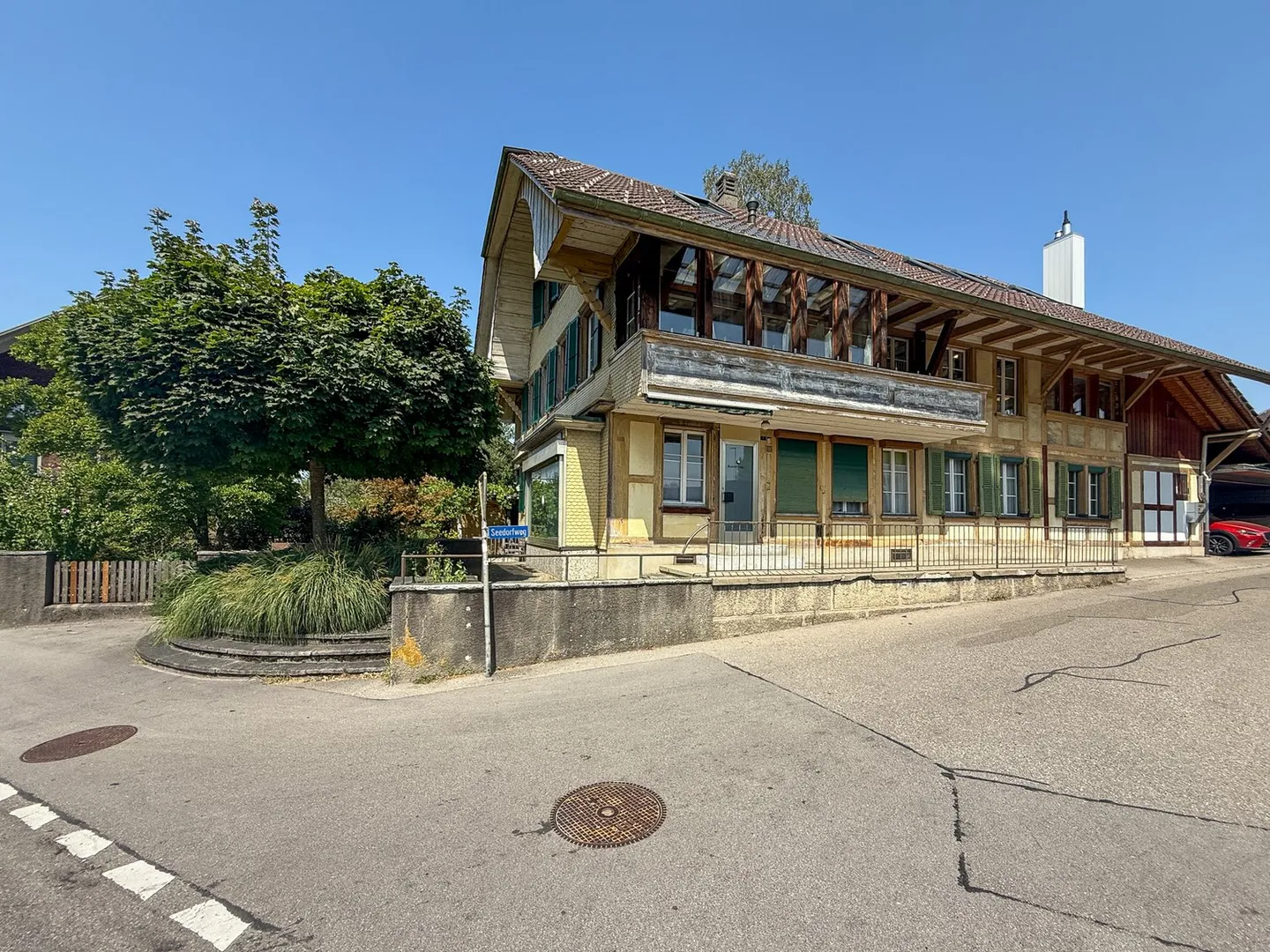 Appartamento duplex con giardino privato, centro del villaggio di Münchenbuchsee - Foto 2 di 43