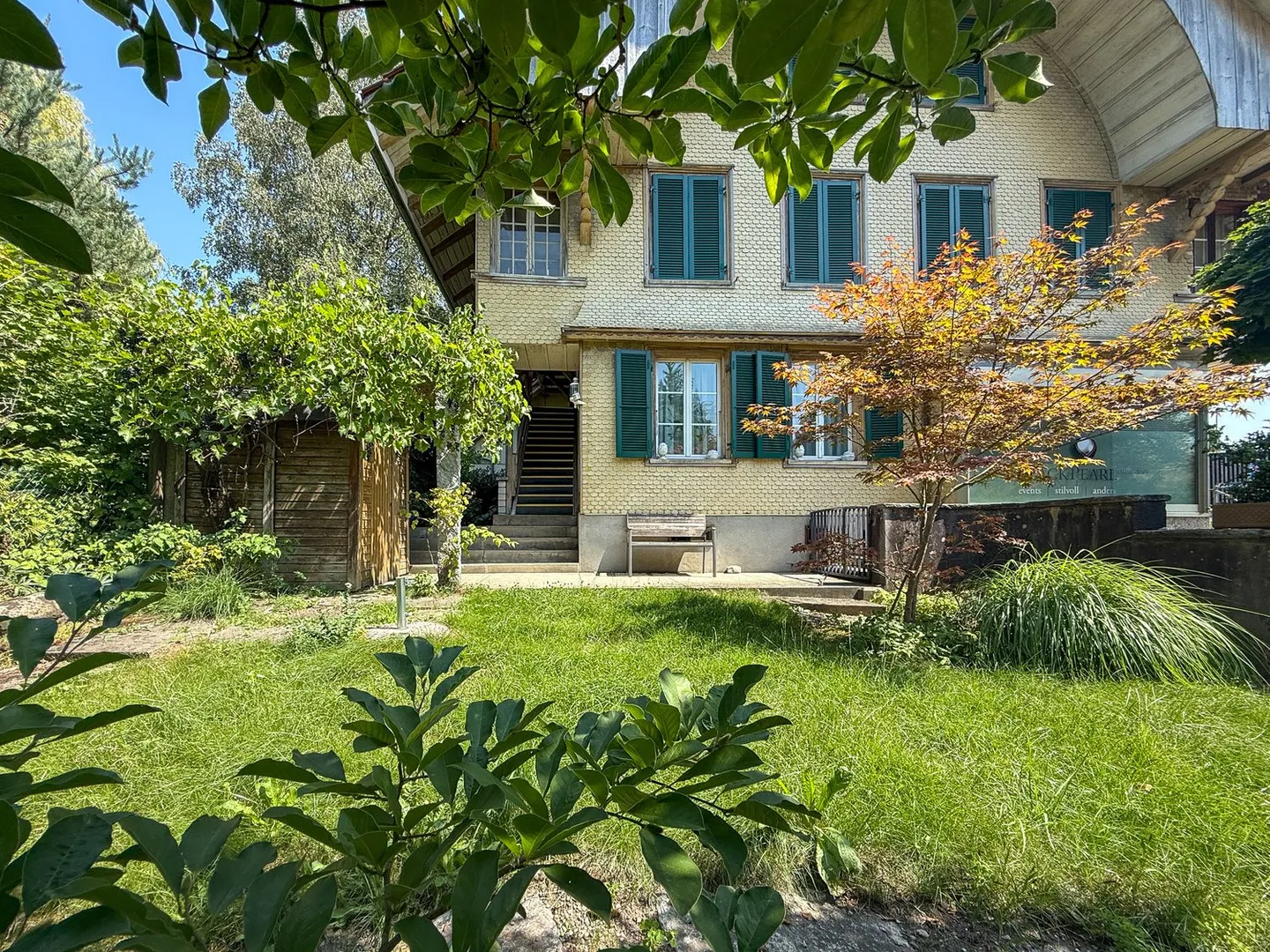 Appartamento duplex con giardino privato, centro del villaggio di Münchenbuchsee - Foto 3 di 43