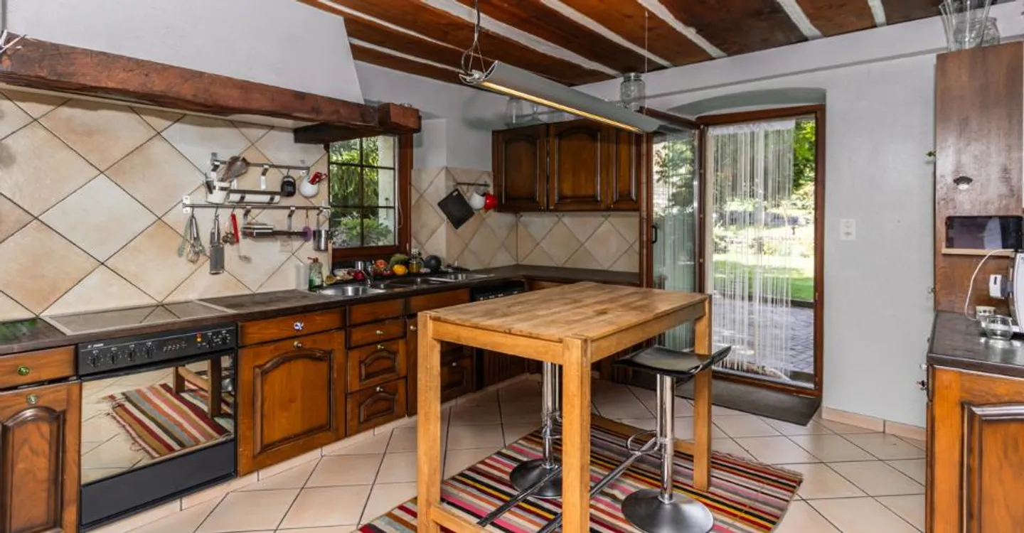 FOR SALE HOUSE WITH CHARACTER 5.5 ROOMS IN CHAMOSON - Photo 5 of 12