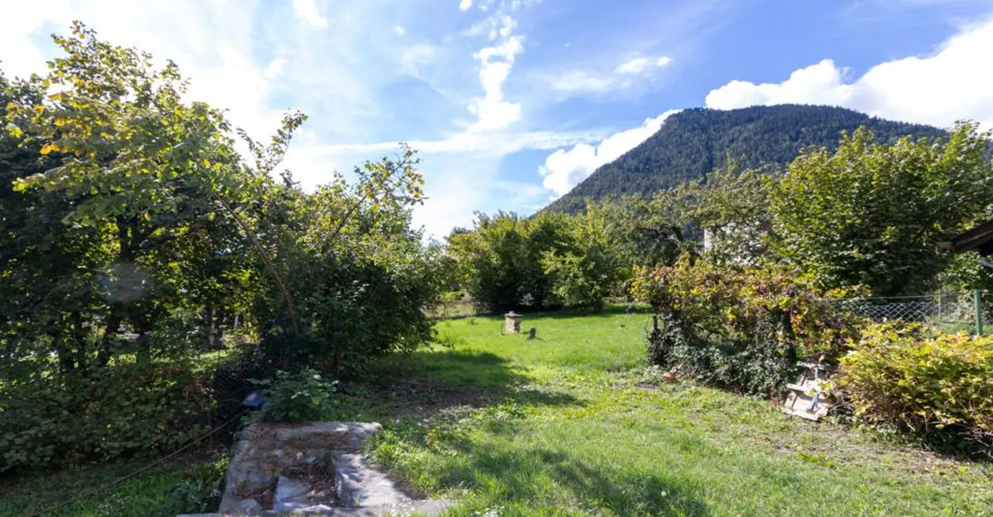 FOR SALE HOUSE WITH CHARACTER 5.5 ROOMS IN CHAMOSON - Photo 9 of 12