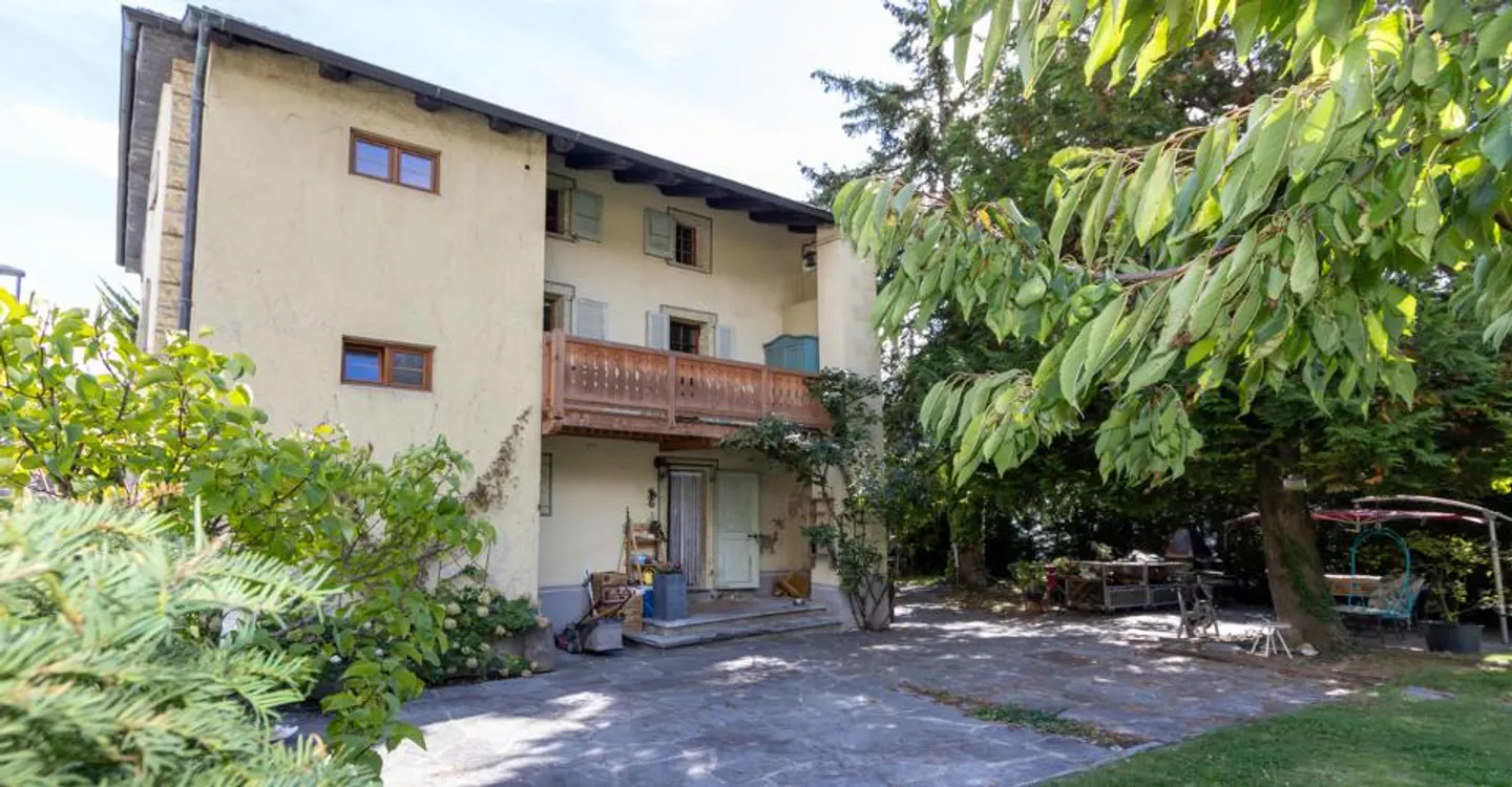 FOR SALE HOUSE WITH CHARACTER 5.5 ROOMS IN CHAMOSON - Photo 10 of 12