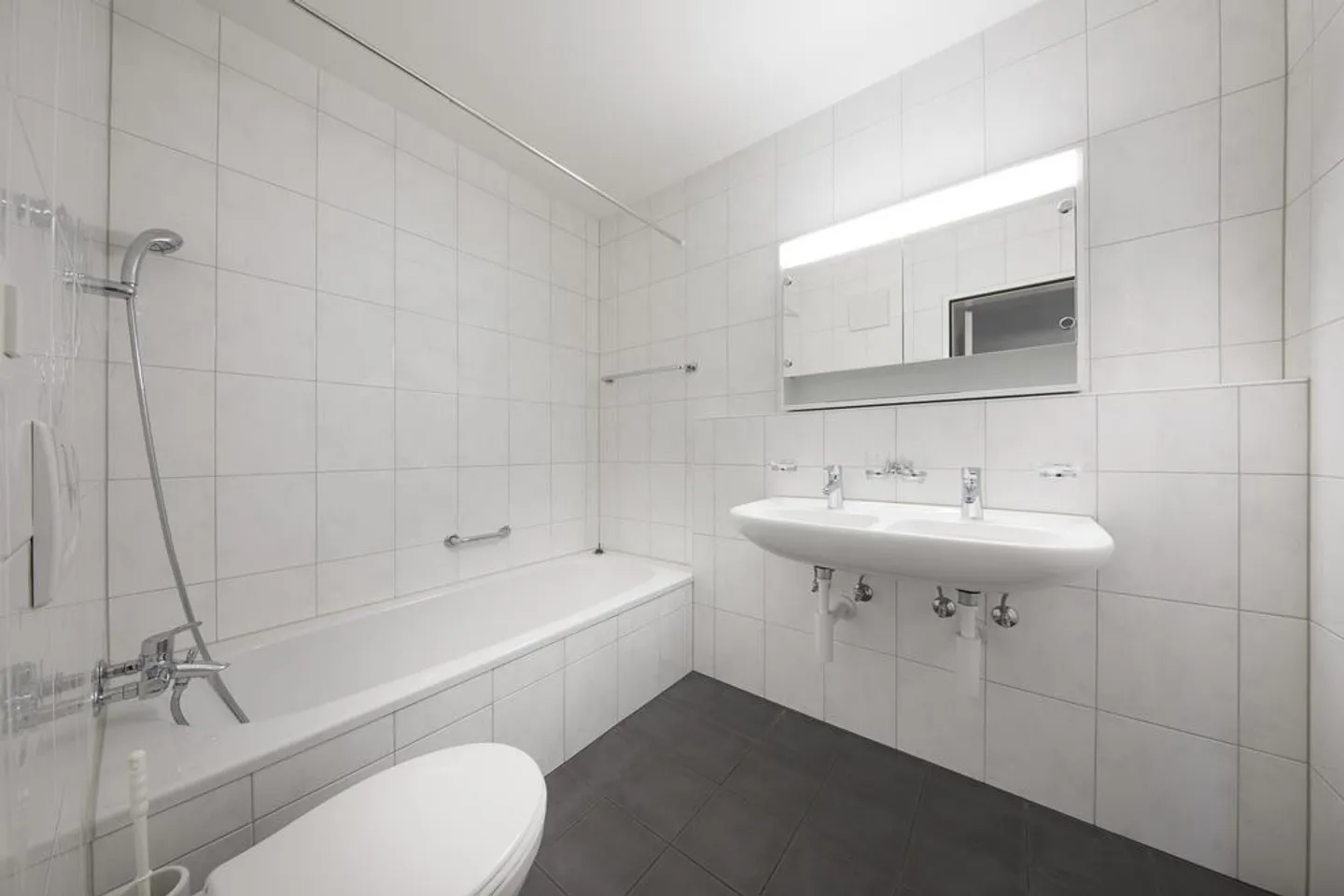 Appartamento spazioso e luminoso in una posizione ideale! - Foto 6 di 11