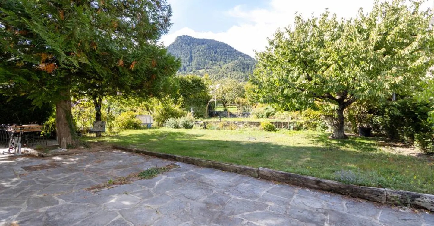 FOR SALE HOUSE WITH CHARACTER 5.5 ROOMS IN CHAMOSON - Photo 8 of 12