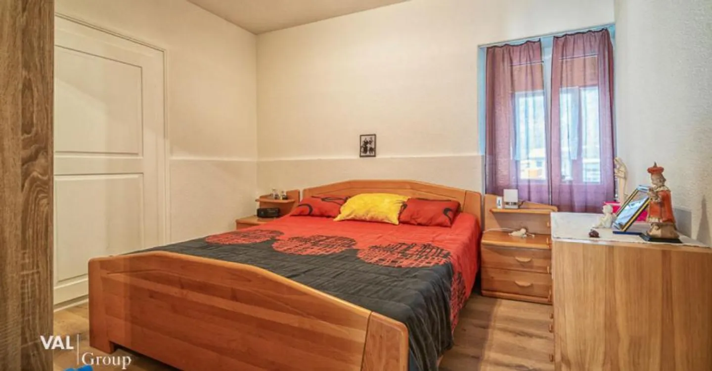 Modernized 3.5-room apartment in the heart of Glis - Photo 4 of 12
