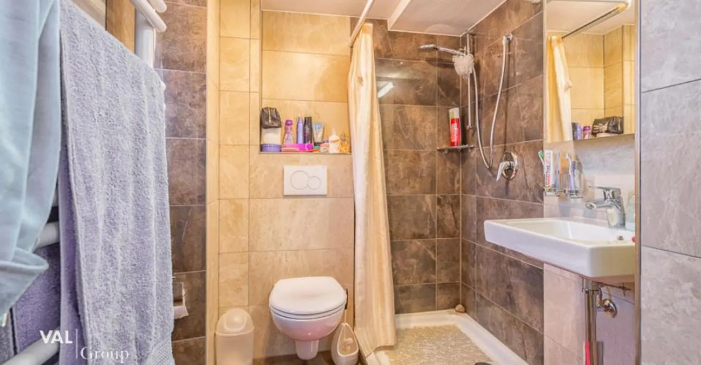 Modernized 3.5-room apartment in the heart of Glis - Photo 6 of 12