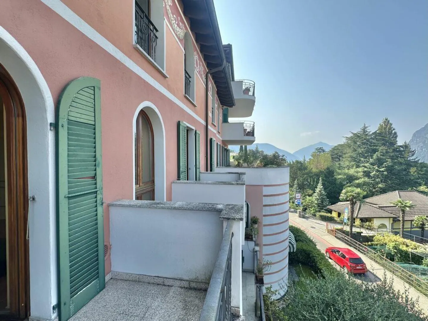 Bellissimo appartamento di 3,5 locali con vista lago - Foto 11 di 12
