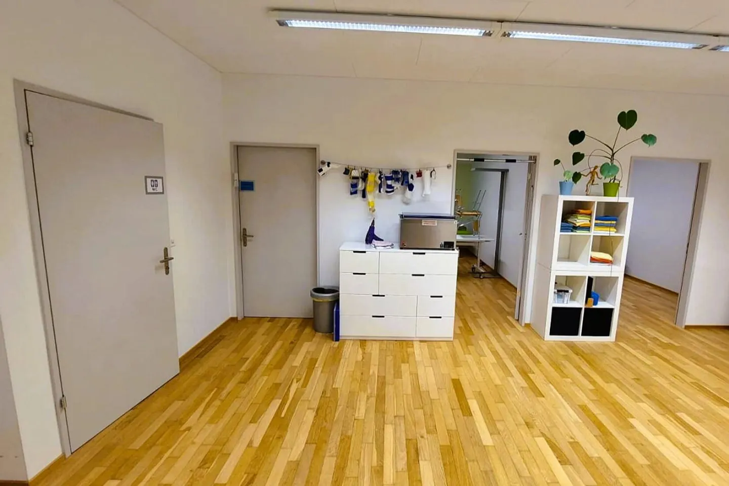 Spazio per nuove idee, offerte e servizi nel cuore di Stans - Foto 6 di 13