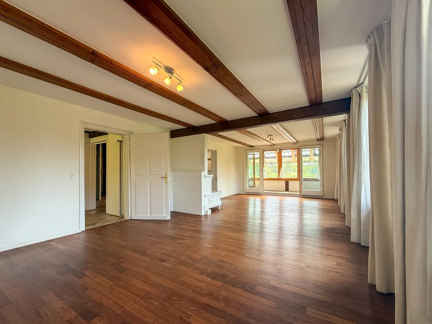 Appartamento duplex con giardino privato, centro del villaggio di Münchenbuchsee - Foto 15 di 43