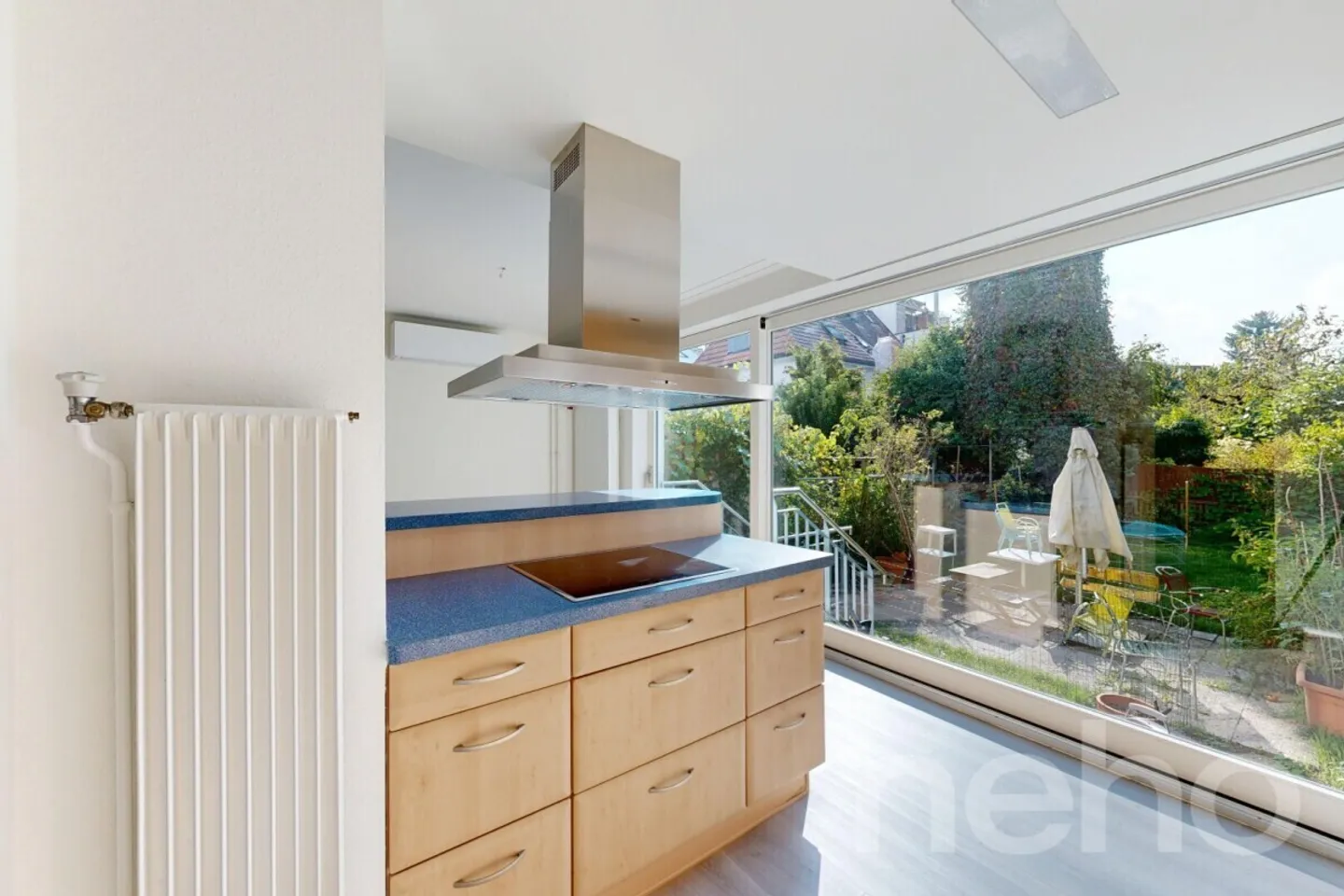 Renovated 4.5-room terraced house with garden in Basel - Photo 4 of 12