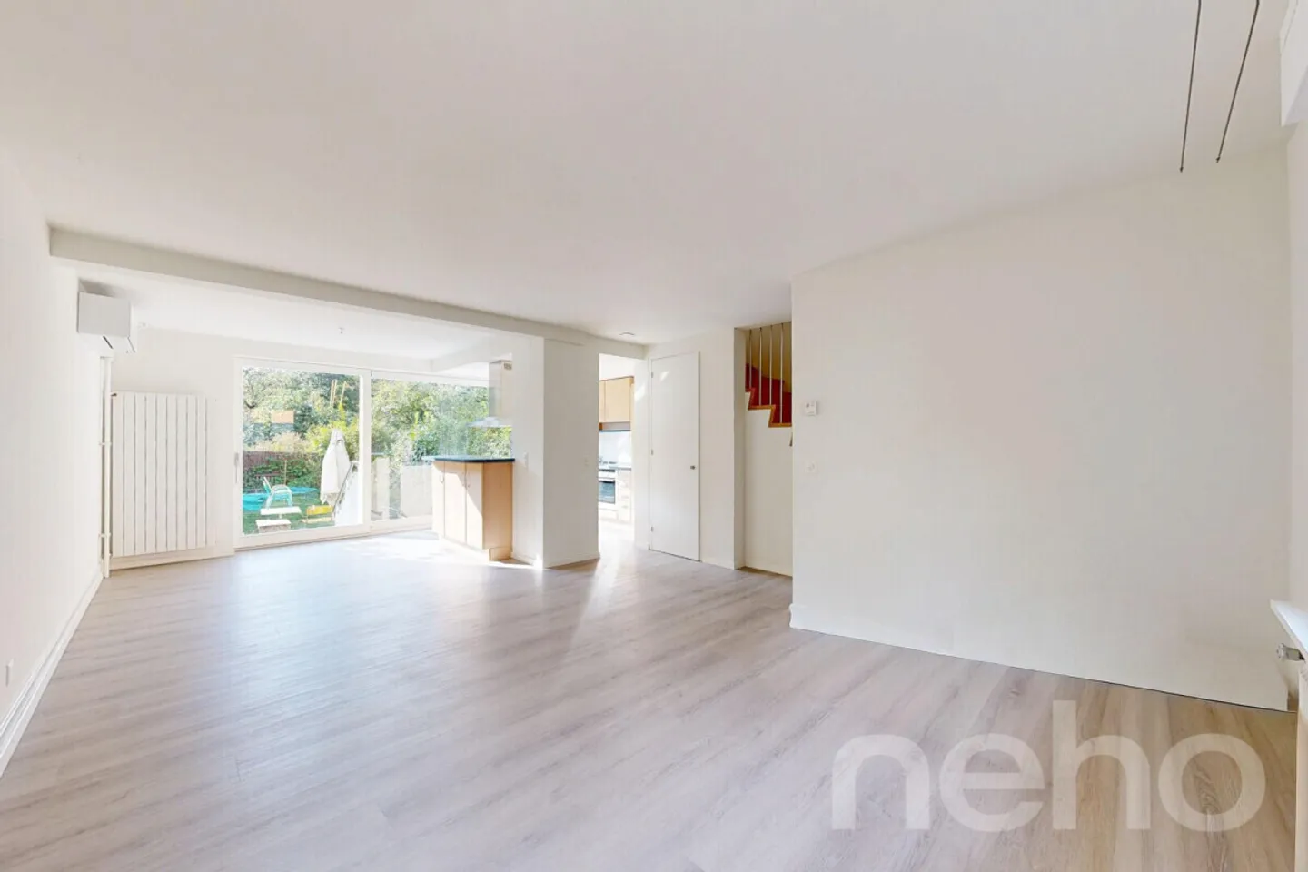 Renovated 4.5-room terraced house with garden in Basel - Photo 5 of 12