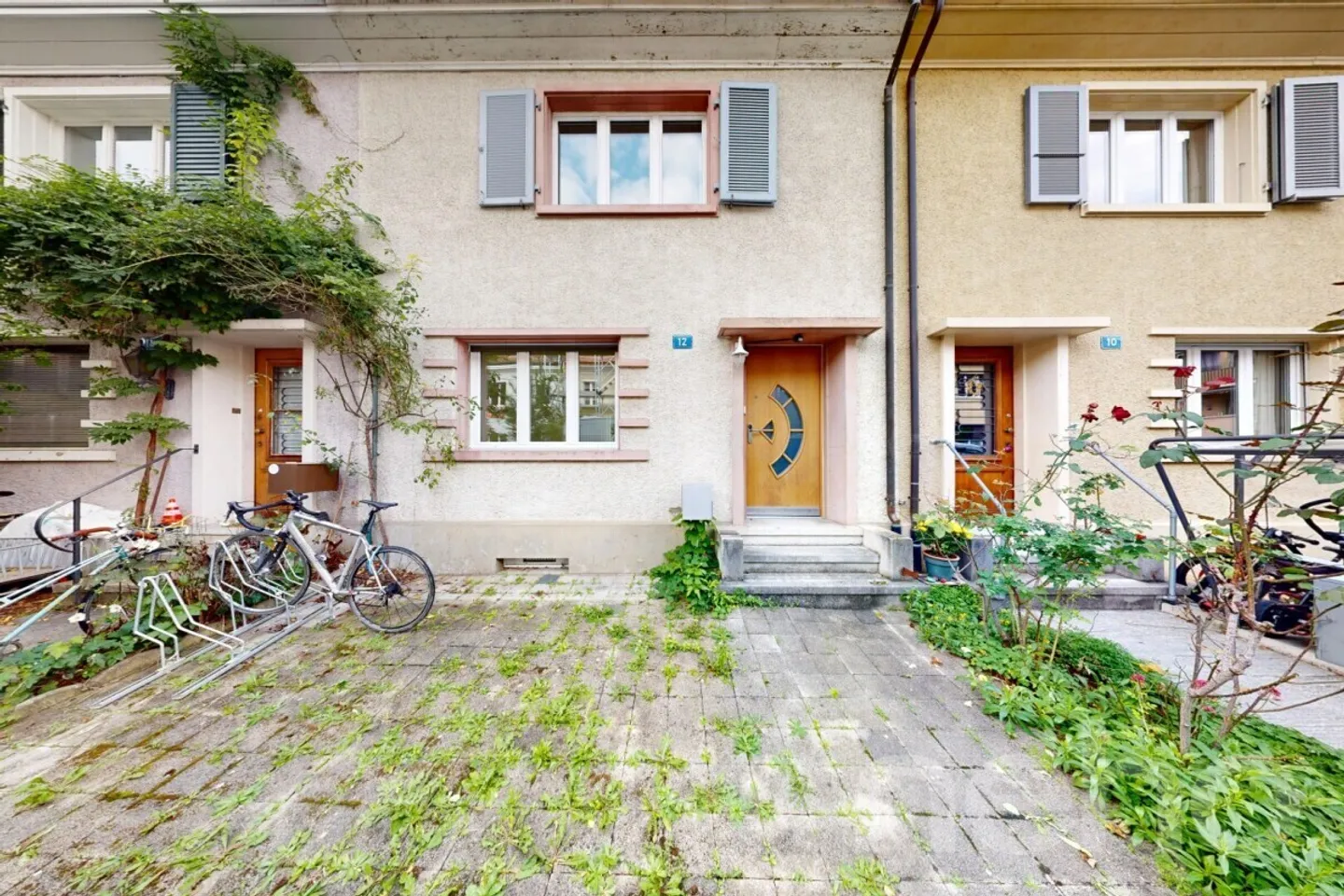 Renovated 4.5-room terraced house with garden in Basel - Photo 11 of 12