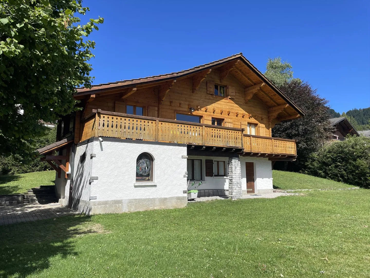 Beautiful chalet near skiing - Photo 2 of 28