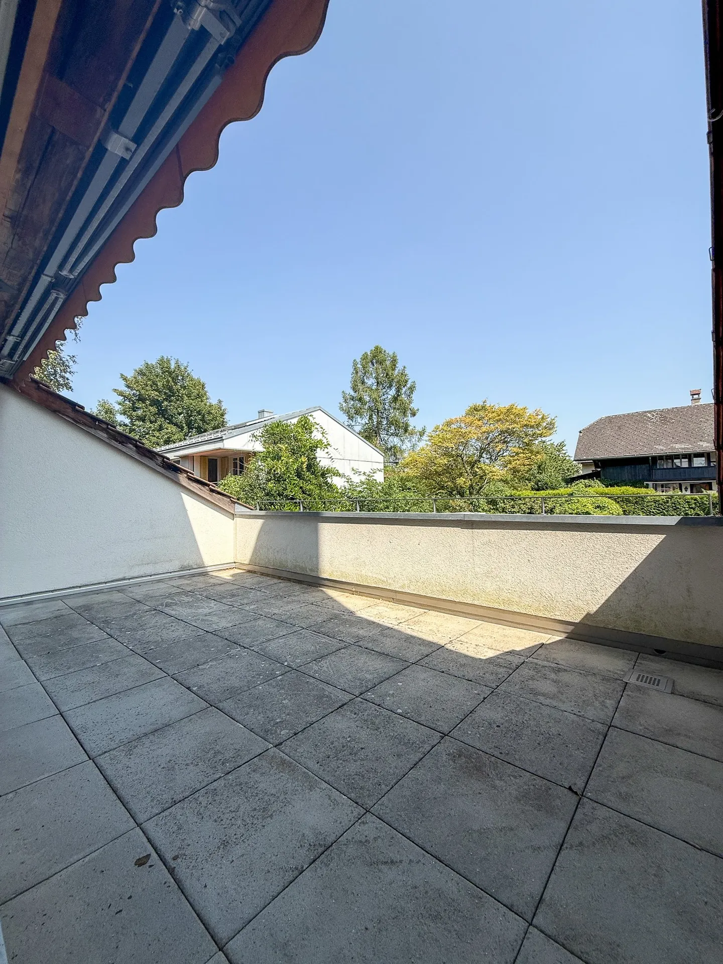 Appartamento duplex con giardino privato, centro del villaggio di Münchenbuchsee - Foto 26 di 43