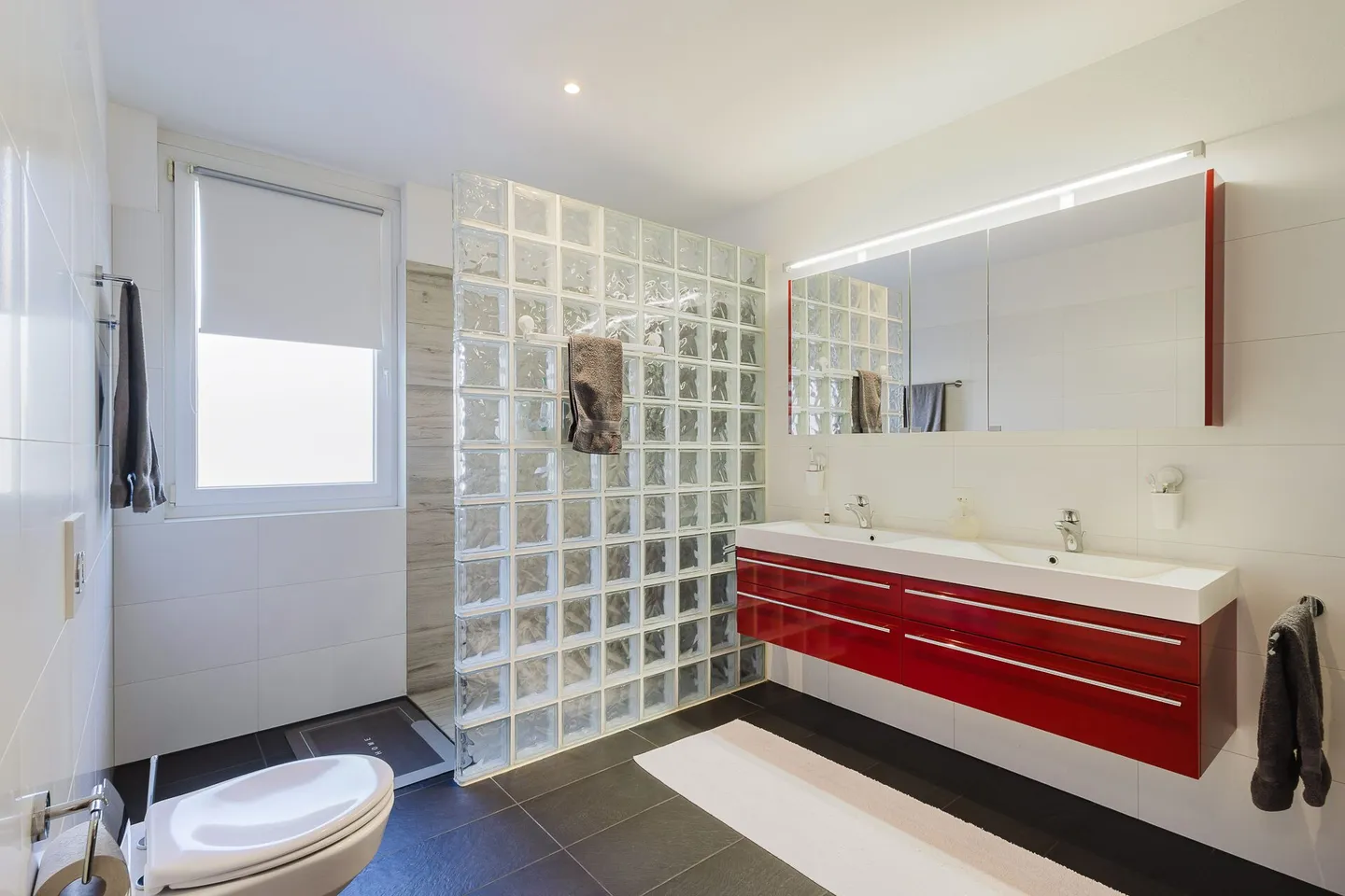 The true home: well built and designed for better living - Photo 11 of 15