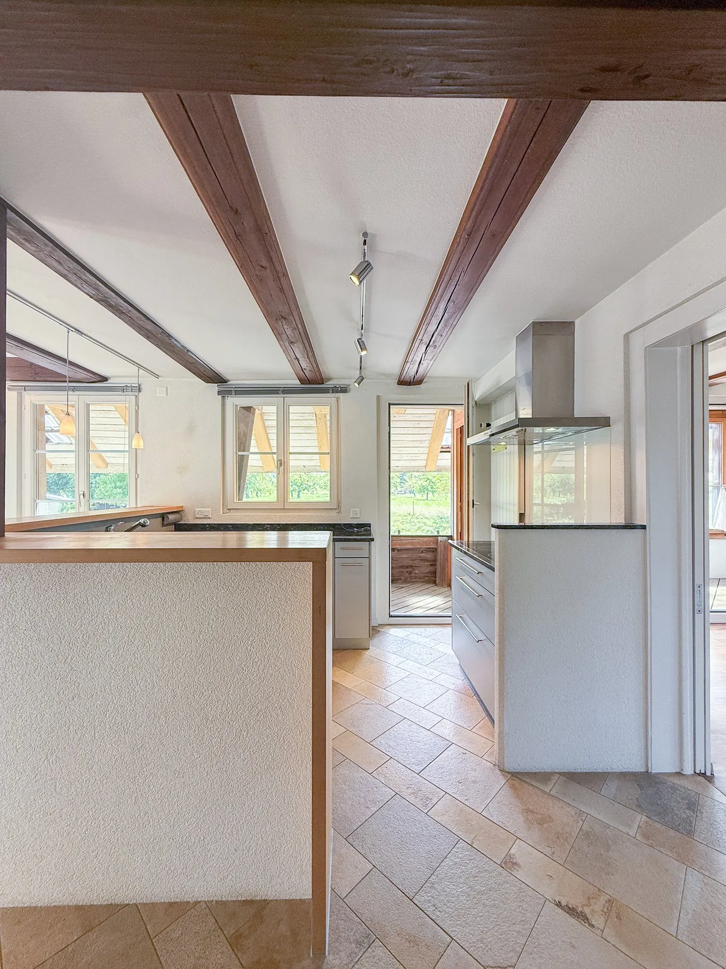 Appartamento duplex con giardino privato, centro del villaggio di Münchenbuchsee - Foto 19 di 43