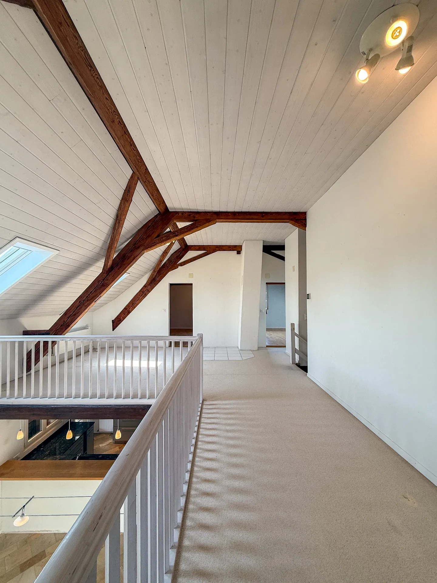 Appartamento duplex con giardino privato, centro del villaggio di Münchenbuchsee - Foto 34 di 43