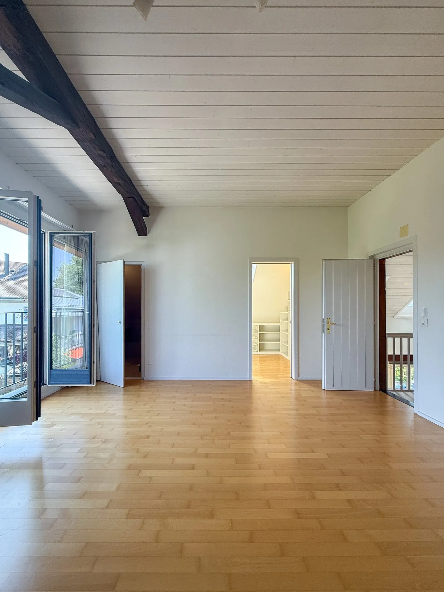 Appartamento duplex con giardino privato, centro del villaggio di Münchenbuchsee - Foto 37 di 43