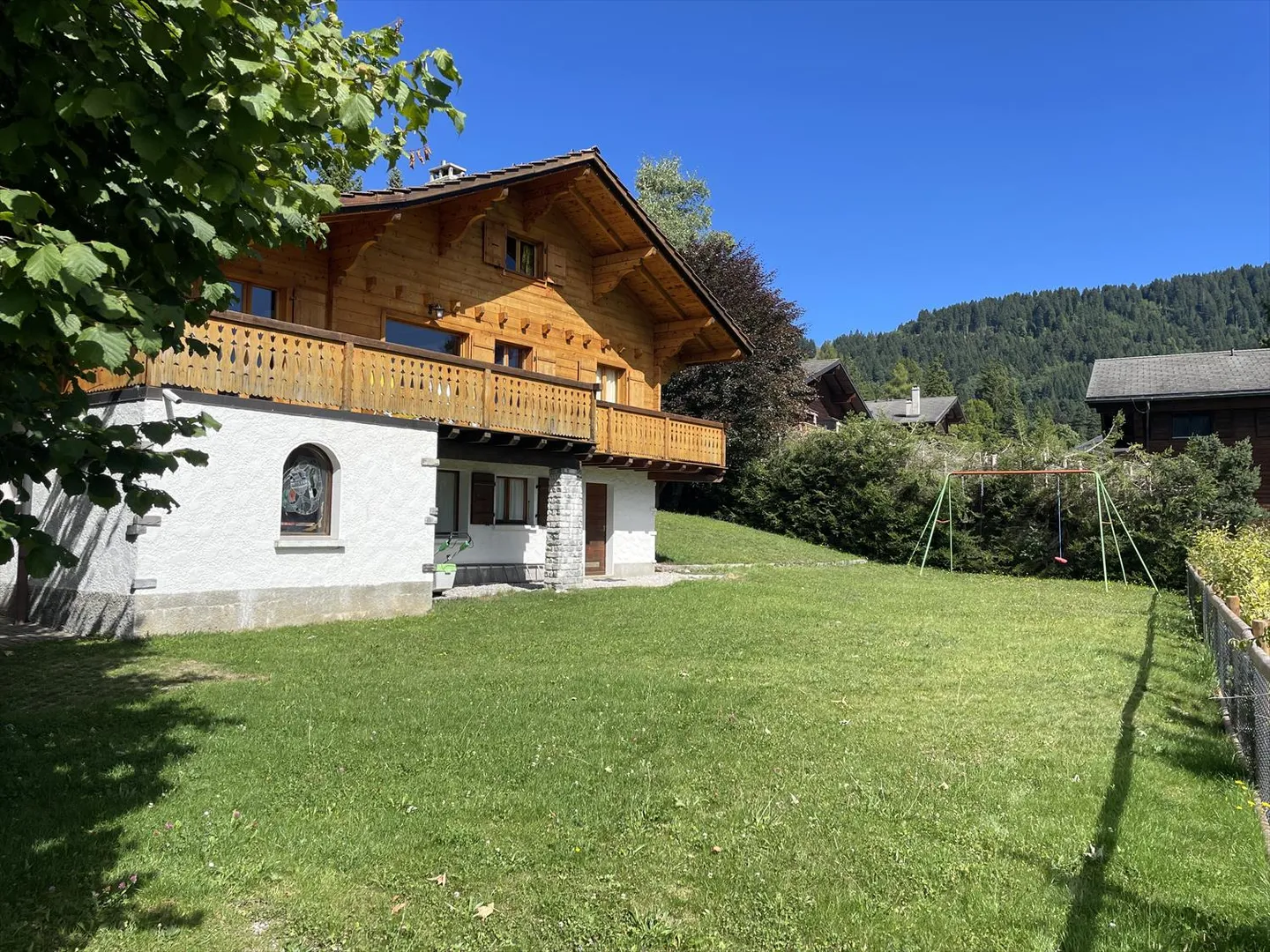 Beautiful chalet near skiing - Photo 25 of 28