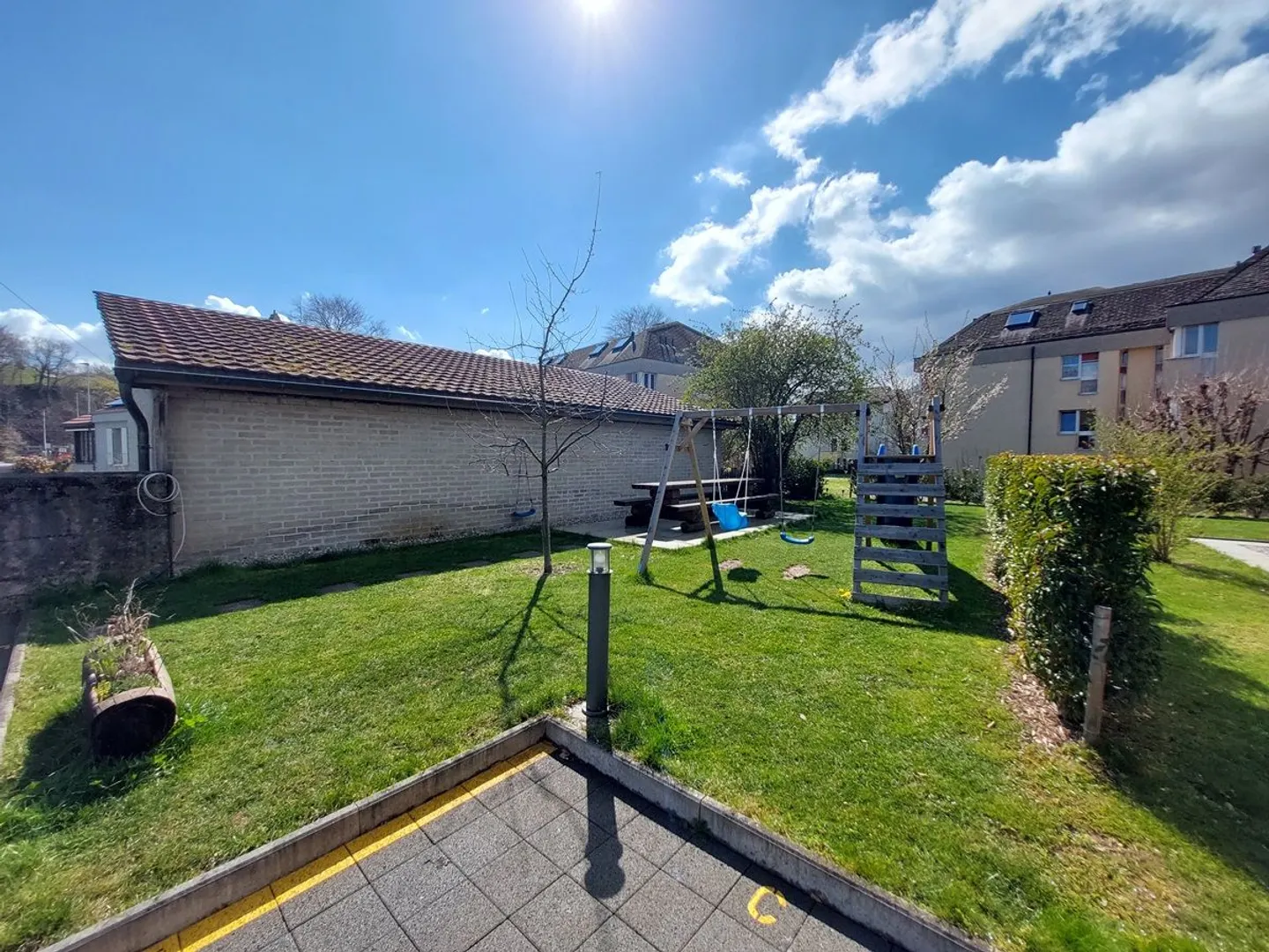 Appartamento moderno con balcone - Foto 8 di 11
