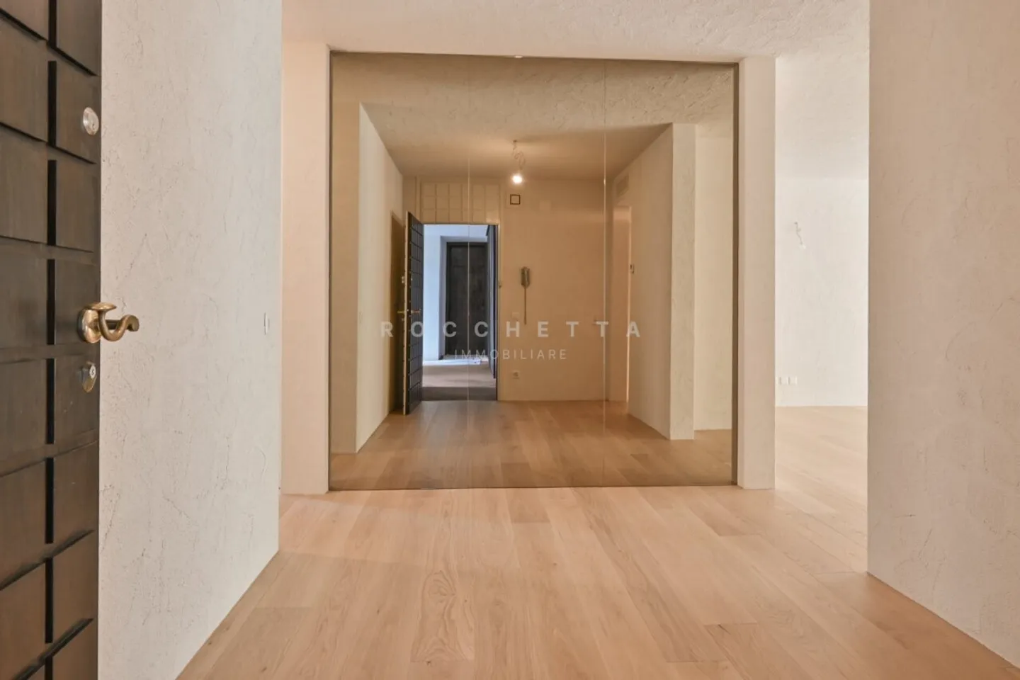 Geräumige und neue Wohnung in exklusiver Lage in der Nähe des Golfplatzes und des Lidos - Foto 10 von 12