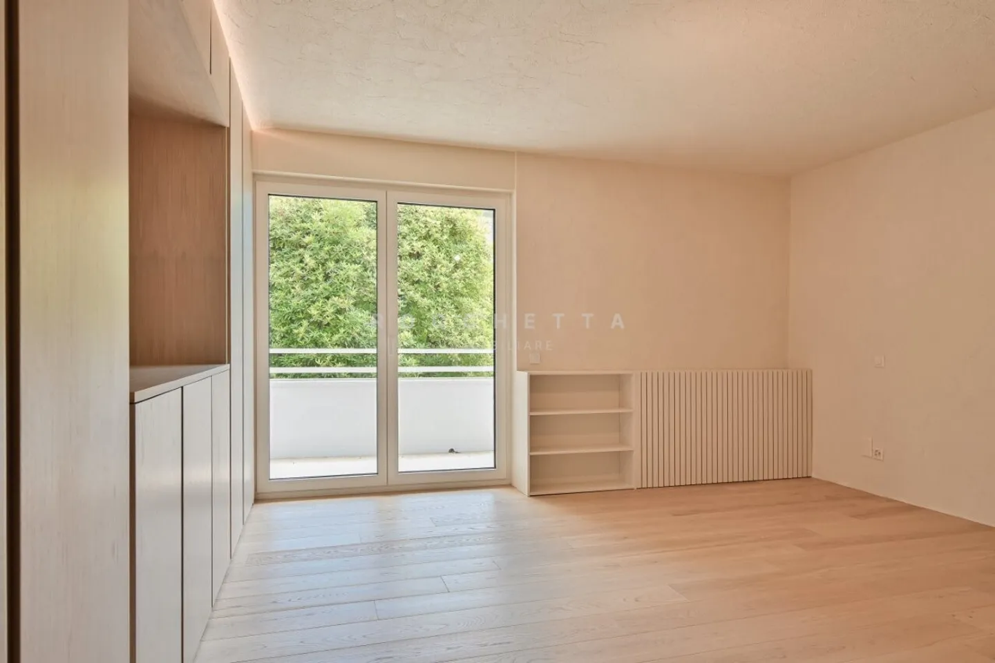 Geräumige und neue Wohnung in exklusiver Lage in der Nähe des Golfplatzes und des Lidos - Foto 7 von 12