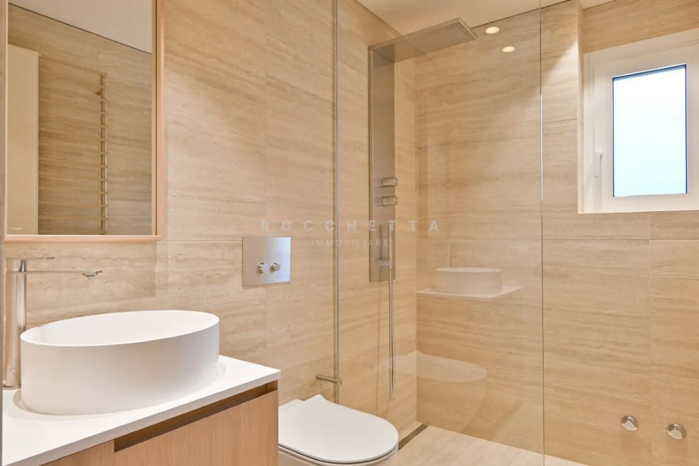 Geräumige und neue Wohnung in exklusiver Lage in der Nähe des Golfplatzes und des Lidos - Foto 9 von 12