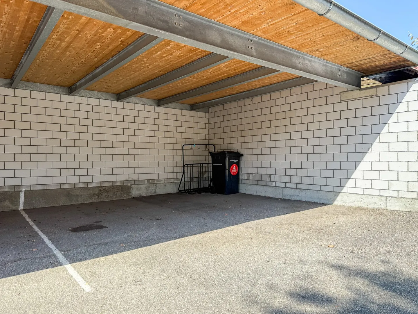 Appartamento duplex con giardino privato, centro del villaggio di Münchenbuchsee - Foto 42 di 43