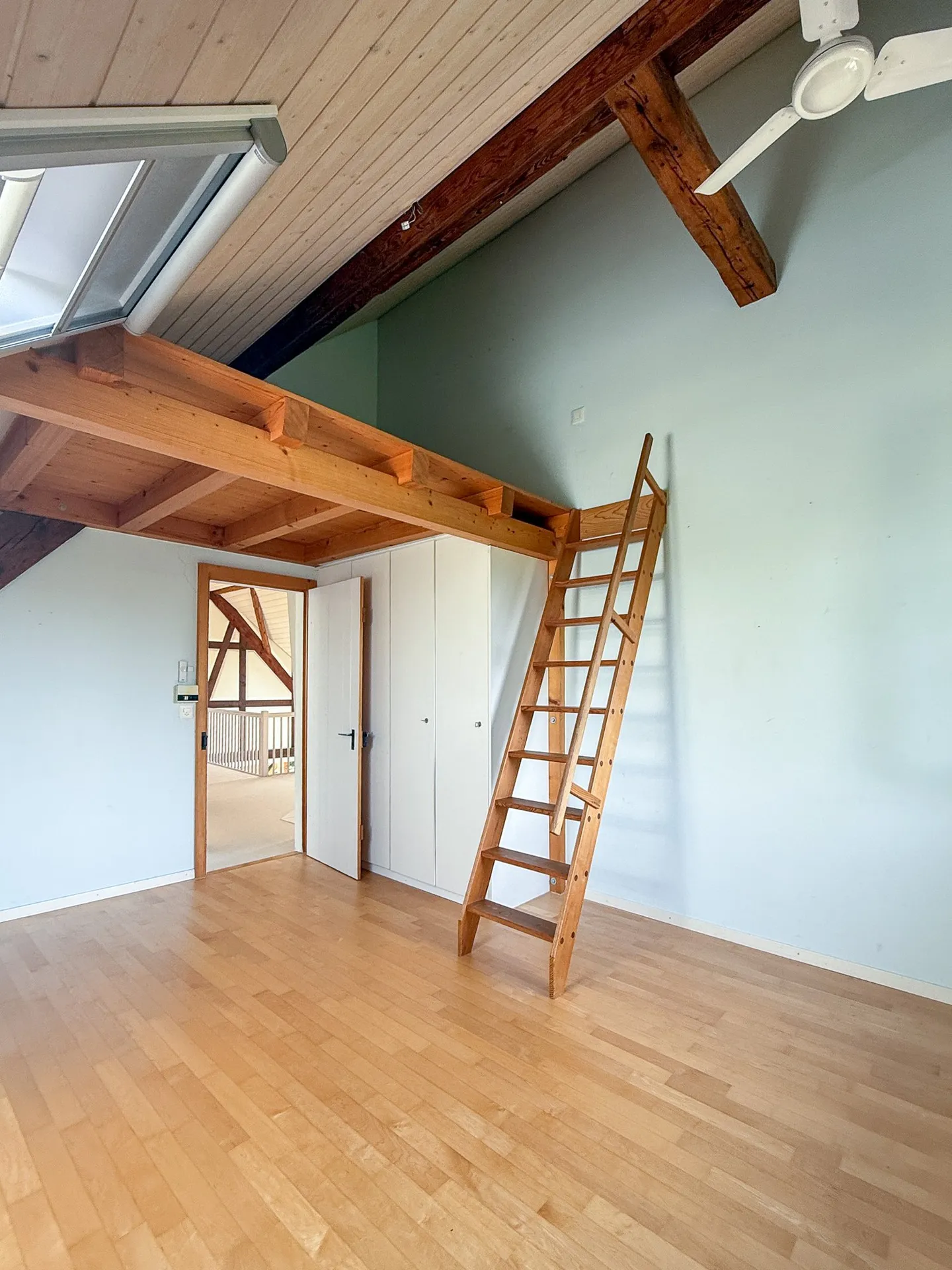 Appartamento duplex con giardino privato, centro del villaggio di Münchenbuchsee - Foto 40 di 43