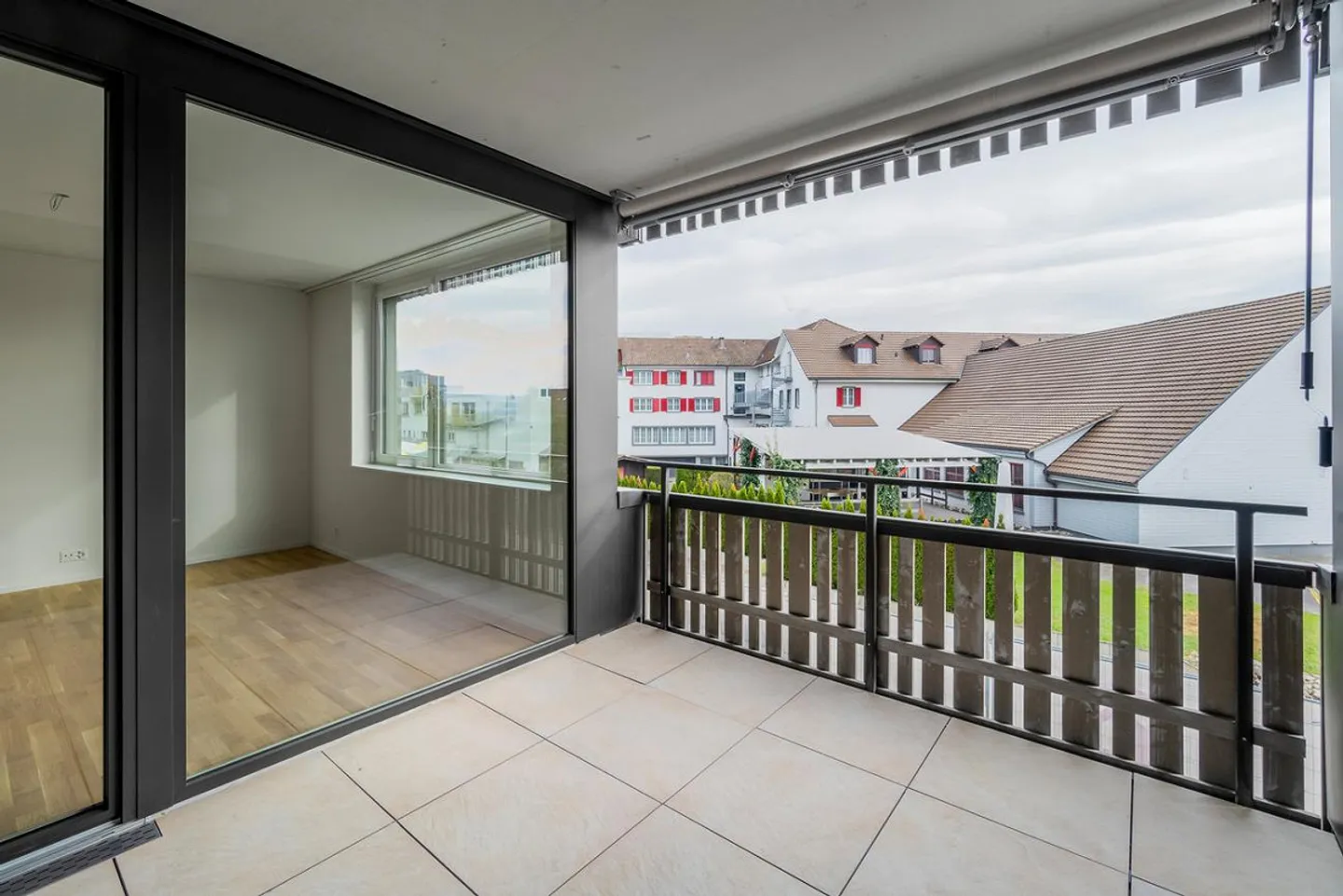 Quartier résidentiel calme avec caractère de vie - Photo 1 sur 5