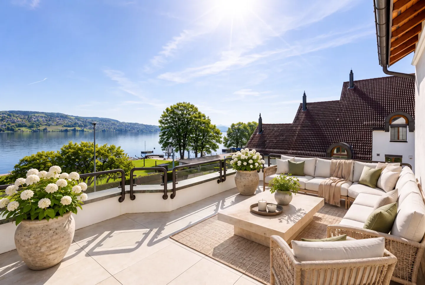 Thalwil: Ampia casa con terrazza e vista lago - Foto 1 di 6