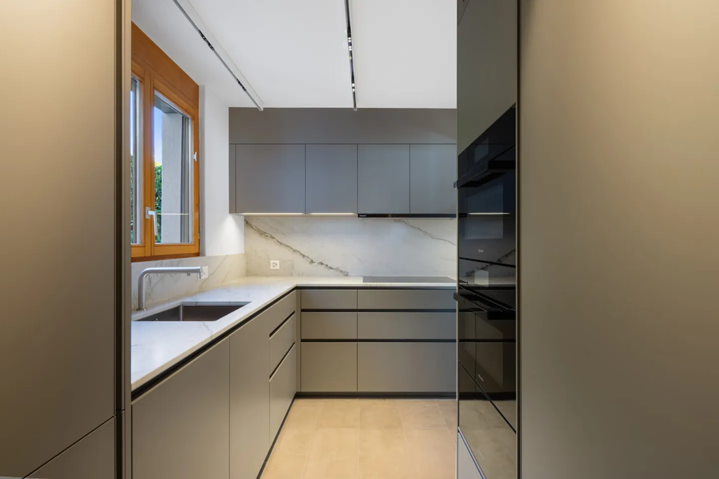 Thalwil: Ampia casa con terrazza e vista lago - Foto 5 di 6