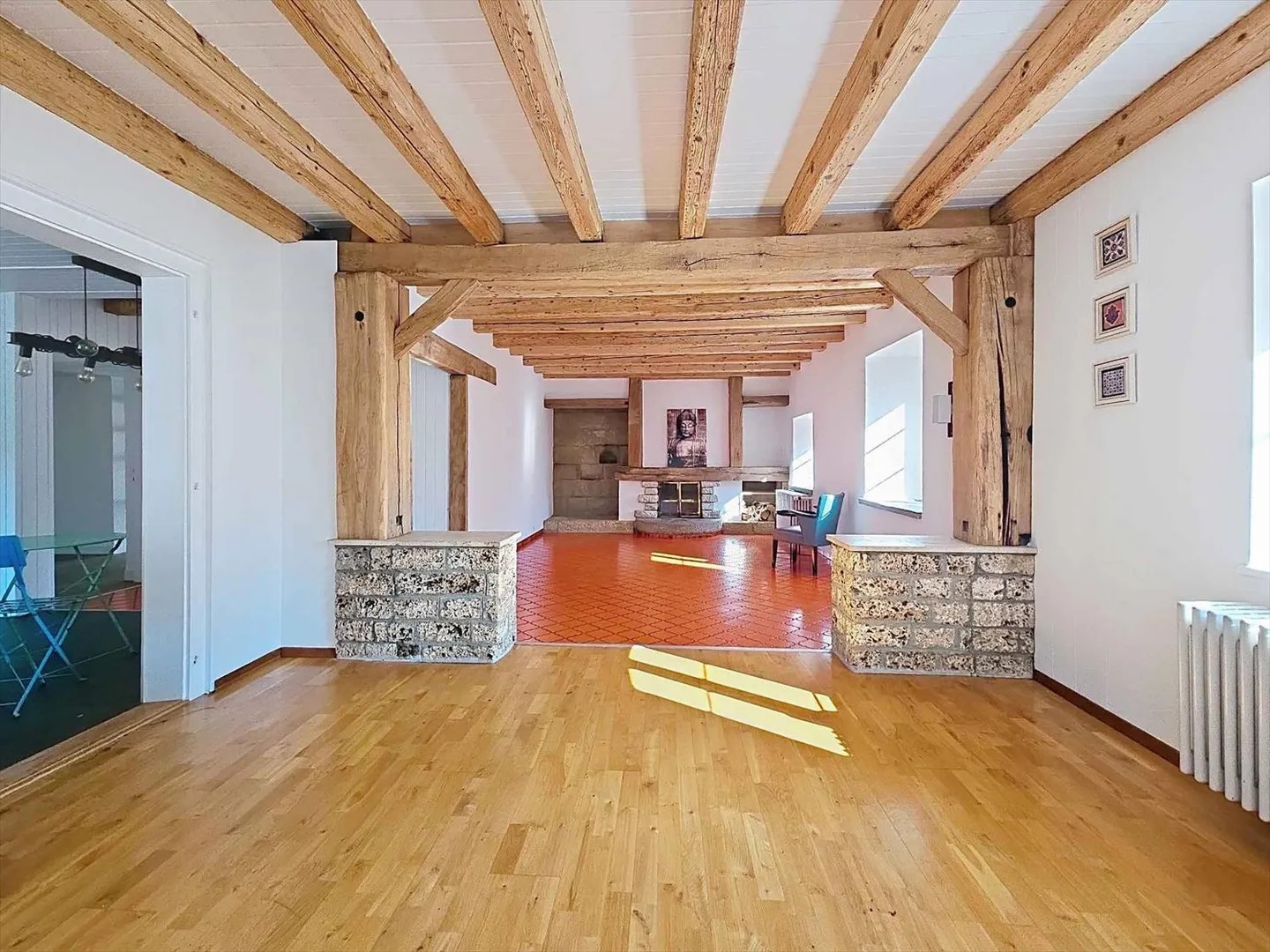 Bâtisse avec logement de 5.5 pièces, jardin et 200 m² de disponible - Photo 7 sur 13