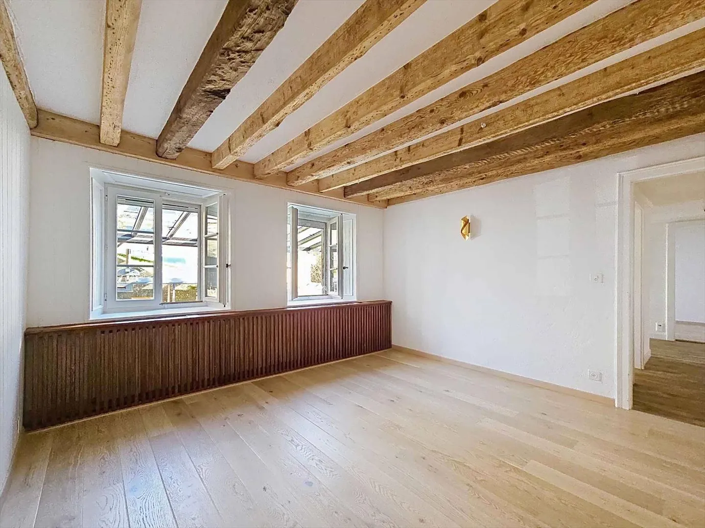Bâtisse avec logement de 5.5 pièces, jardin et 200 m² de disponible - Photo 11 sur 13