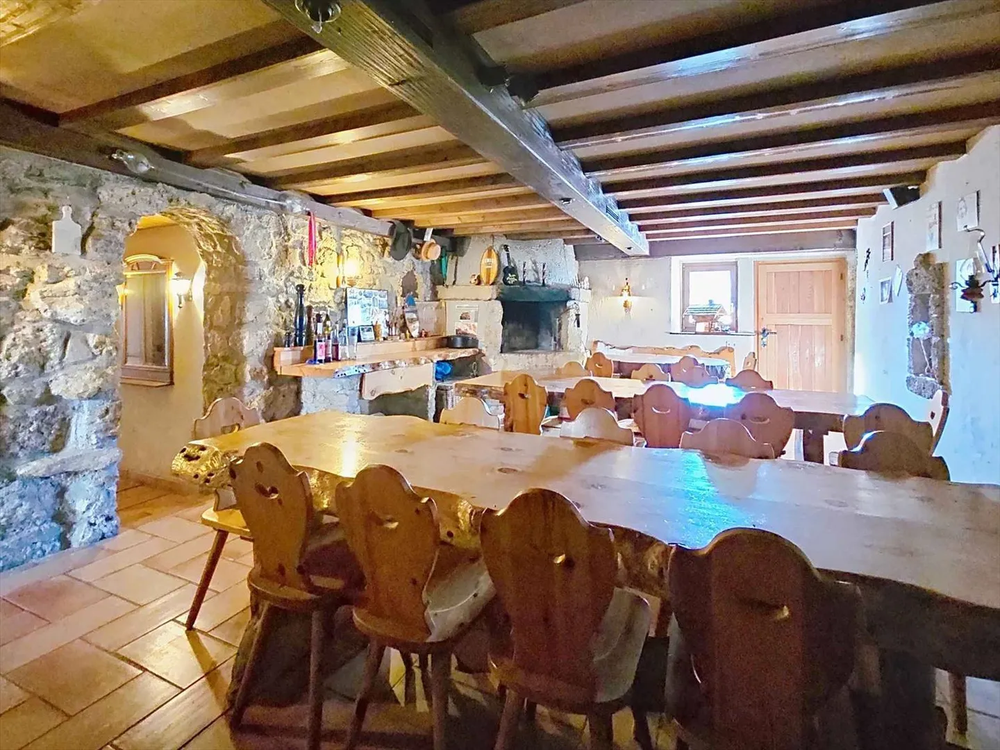 Bâtisse avec logement de 5.5 pièces, jardin et 200 m² de disponible - Photo 12 sur 13