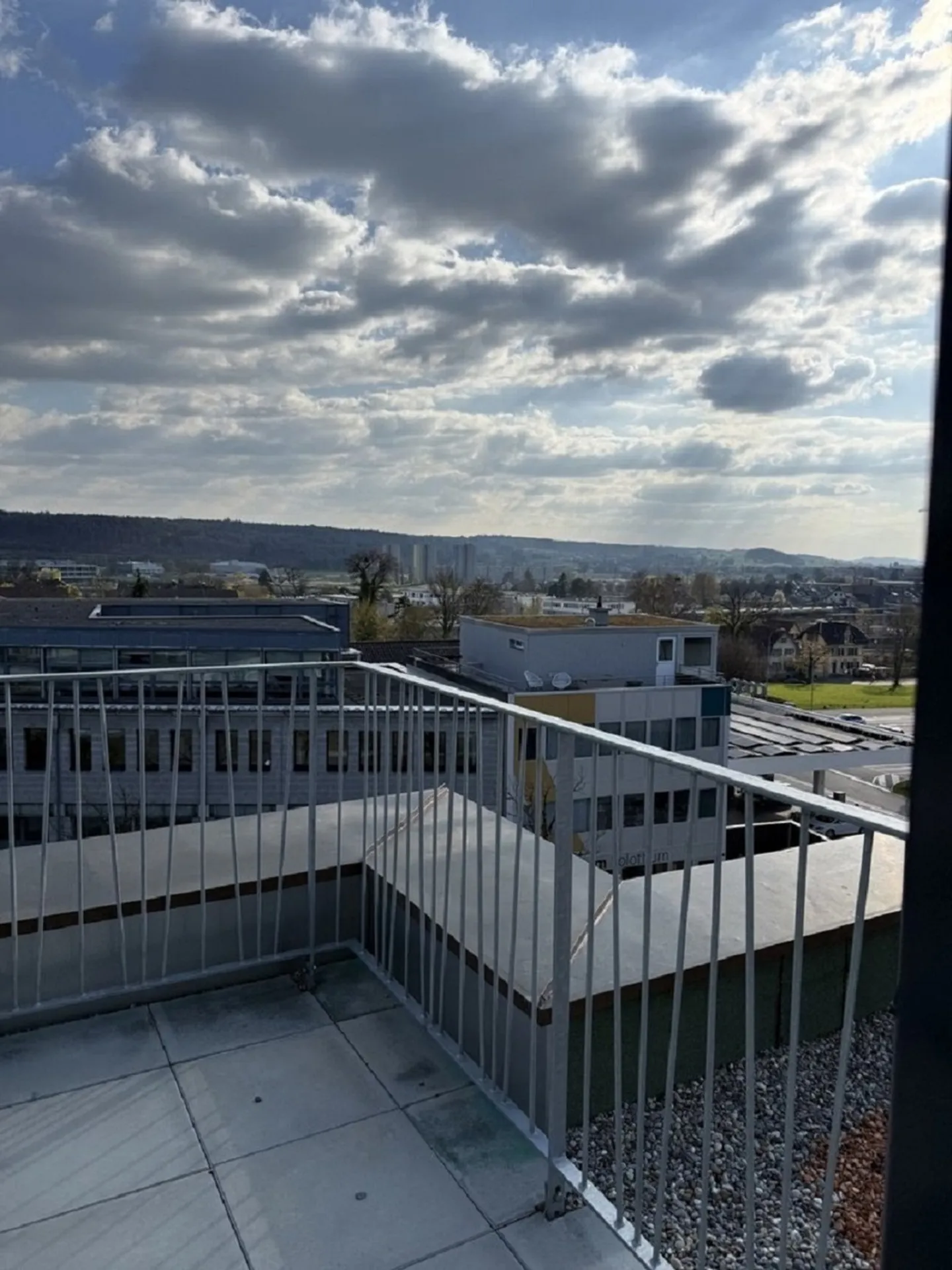 Modern 1-room apartment with balcony in Solothurn - available immediately! - Photo 5 of 13